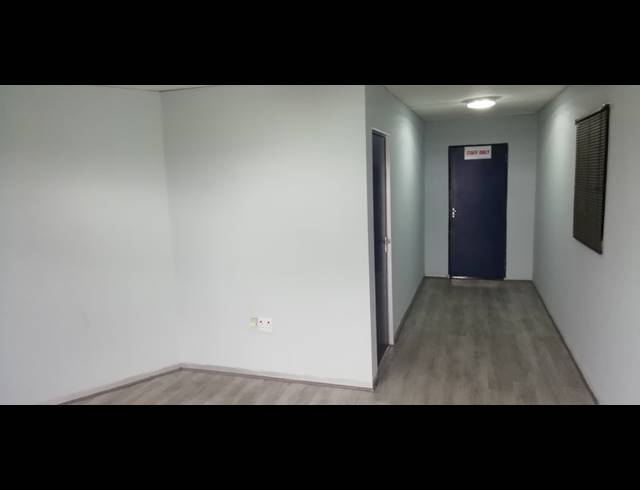 705M² WAREHOUSE TO LET IN WESTMEAD